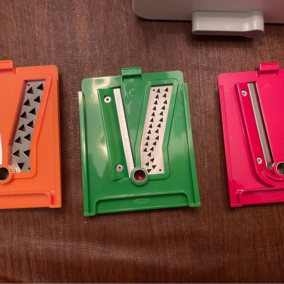 OXO Tabletop Spiralizer - Picture 9 of 10